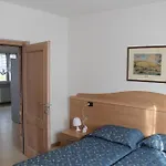 Bed and Breakfast Lil 3*