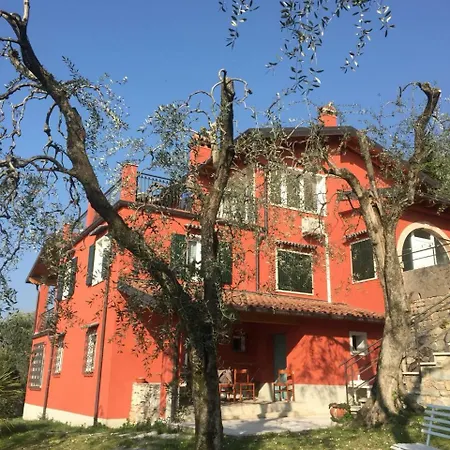 Bed & Breakfast Lil 3*