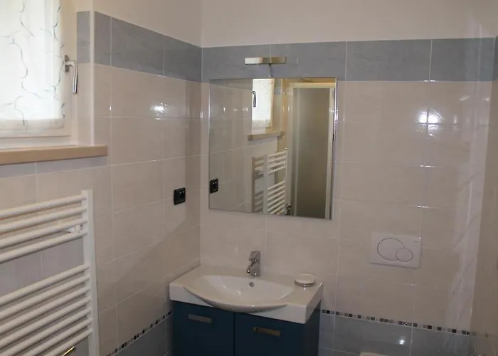 B&B Lil 브렌조네 술 가르다